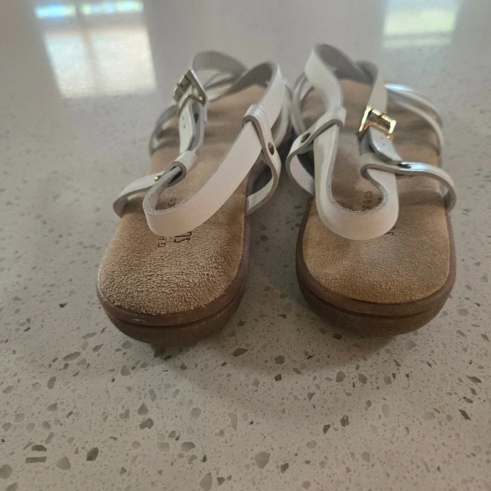 GH Bass Sunjuns White Leather Strappy Gladiator Flat Sandals Womens 9 M 8866